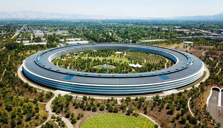 A birds eye view of the Cupertino offices.